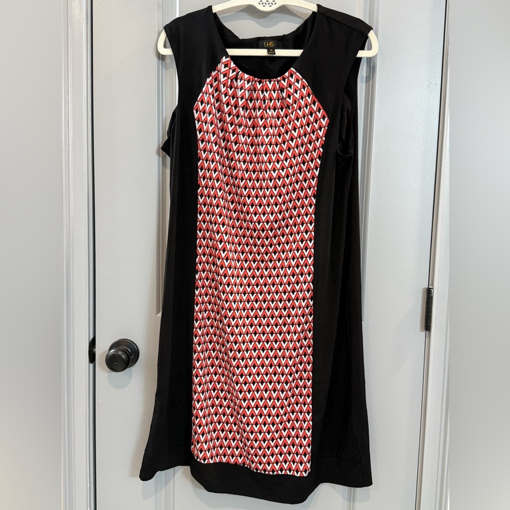 Elegant Black and Red Geometric Midi Dress
